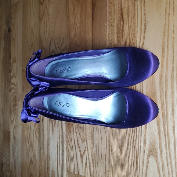 RSVP Larisa Purple Satin Pumps - Picture 2 of 6